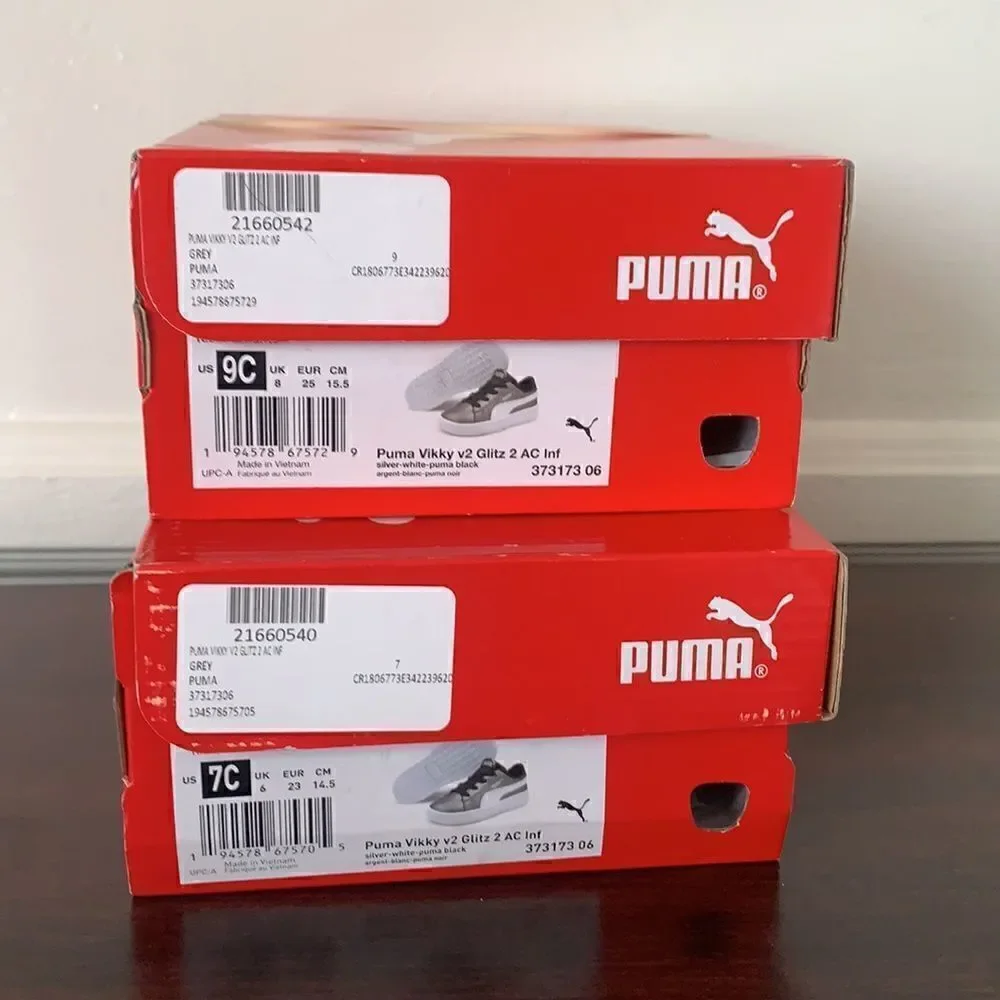 Puma Boys Vikky V2 leather sneaker size 7 and 9 in grey, NIB